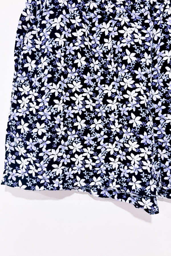 Short fluide noir et mauve fleuri (s)-Guilty-La Penderie du Paradis 🕊