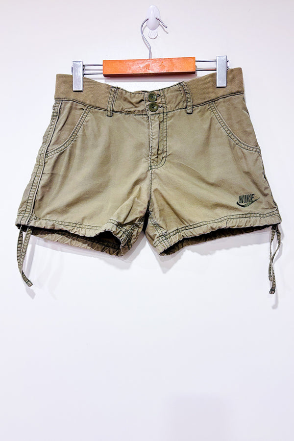Short kaki (s)-Nike-La Penderie du Paradis 🕊