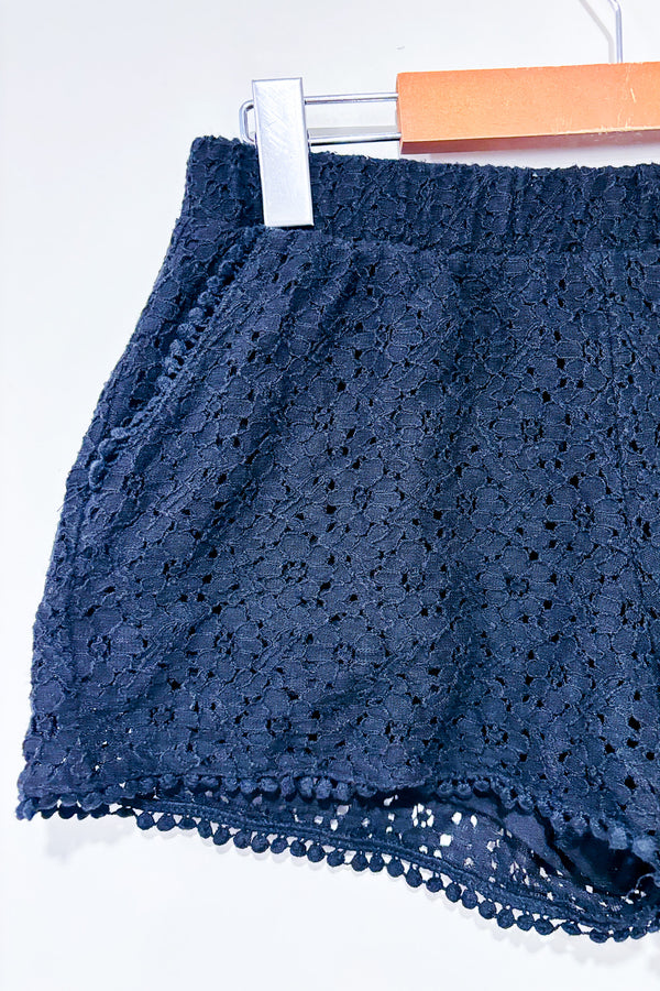 Short noir en dentelle fleurie (s)-SWS Streetwear Society-La Penderie du Paradis 🕊