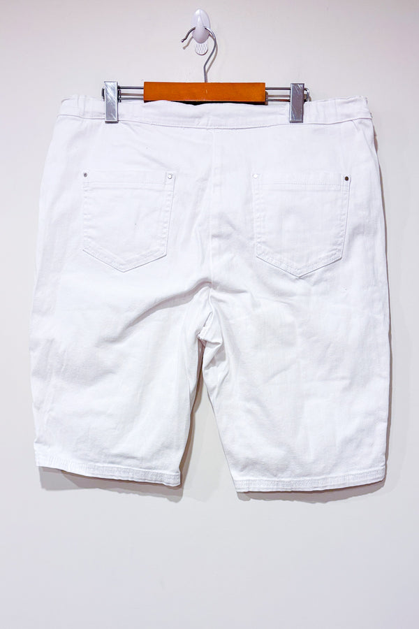 Bermuda en jeans blanc (l)-Emotions-La Penderie du Paradis 🕊