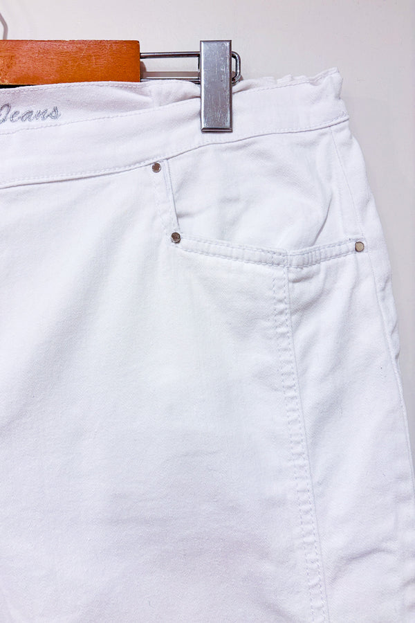 Bermuda en jeans blanc (l)-Emotions-La Penderie du Paradis 🕊