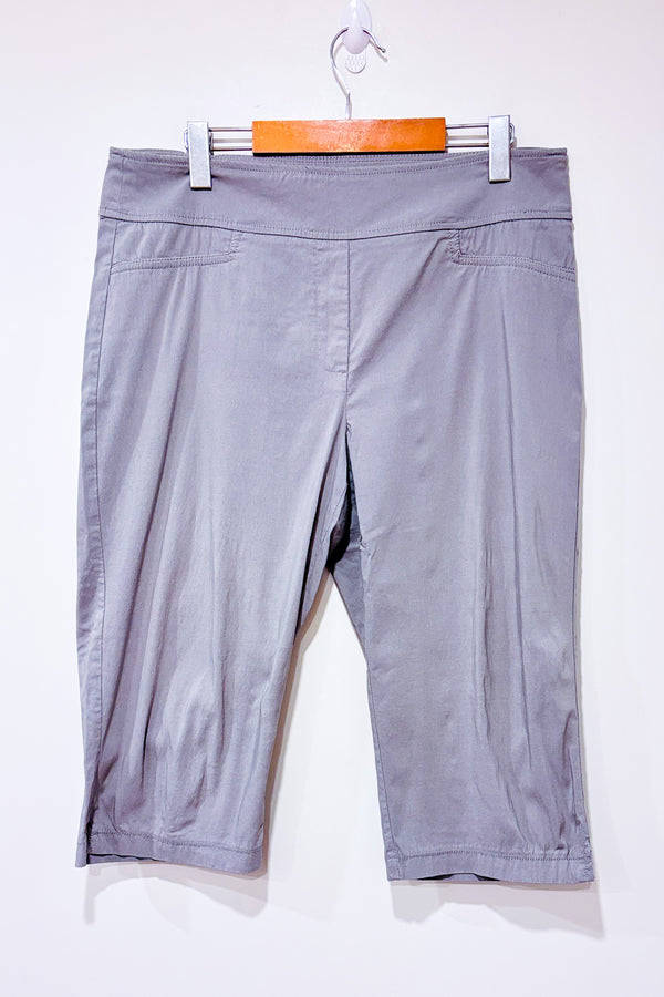 Pantalon capri exetensible gris (l)-Emotions-La Penderie du Paradis 🕊