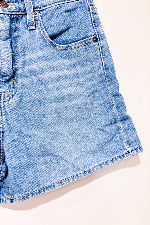 Mini short en jeans bleu à taille haute* seconde main - Levi's- La Penderie du Paradis
