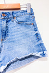 Short en jeans bleu délavé* seconde main - REGeneration- La Penderie du Paradis