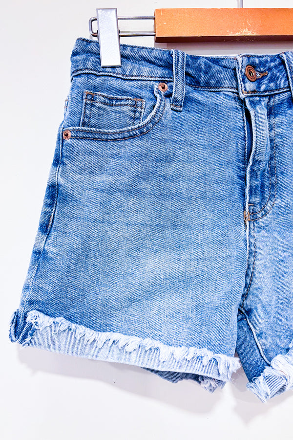 Short en jeans bleu délavé* seconde main - REGeneration- La Penderie du Paradis