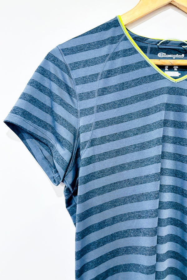 T-shirt de sport gris rayé (l) -- La Penderie du Paradis ?