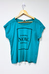 T-shirt vert ''Yesterday Now Tomorrow'' (m) -- La Penderie du Paradis ?