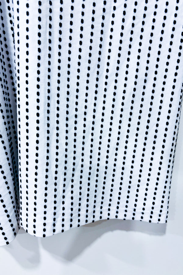 Tunique texturée blanche et noire (l) -- La Penderie du Paradis ?