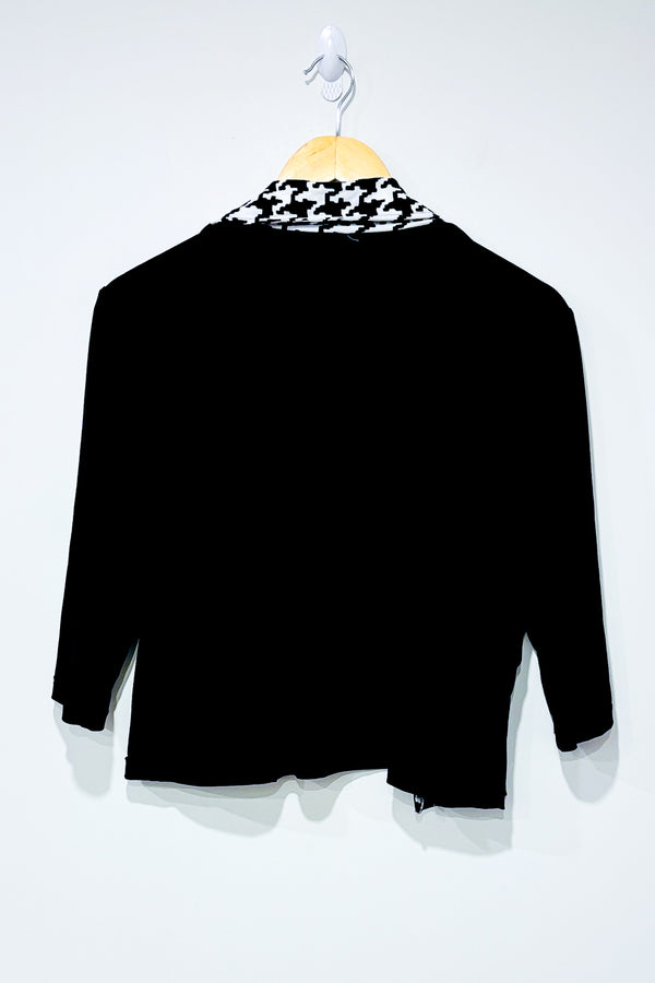Veste courte noire et blanche motif pied de poule (m/l) -- La Penderie du Paradis ?