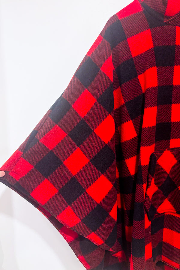 Poncho en flanelle rouge à carreaux (o/s)-Arseno-La Penderie du Paradis 🕊