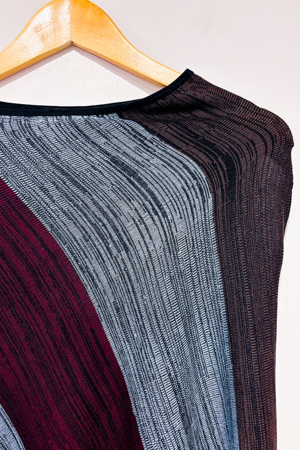 Haut asymétrique rouge noir et mauve (s) seconde main - Choyers- La Penderie du Paradis