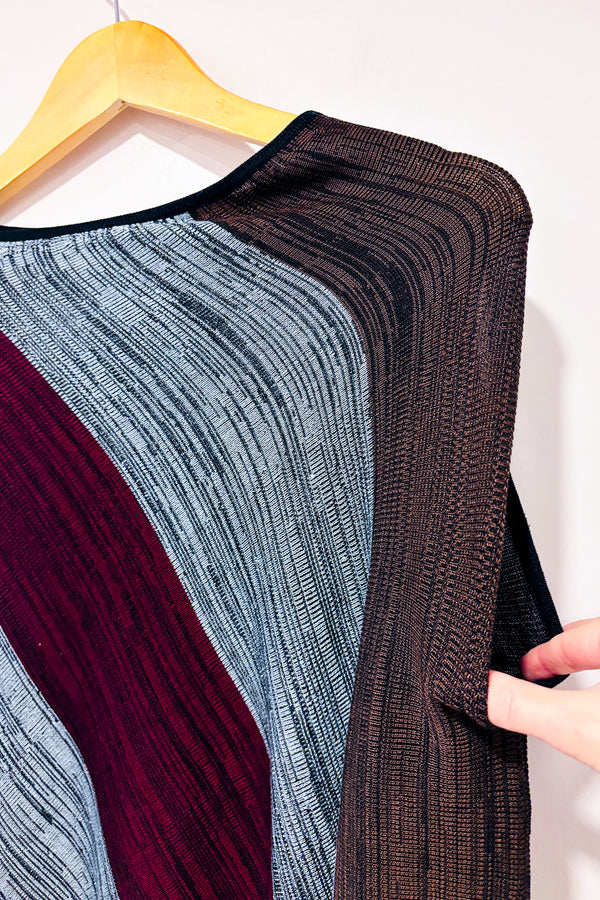 Haut asymétrique rouge noir et mauve (s) seconde main - Choyers- La Penderie du Paradis