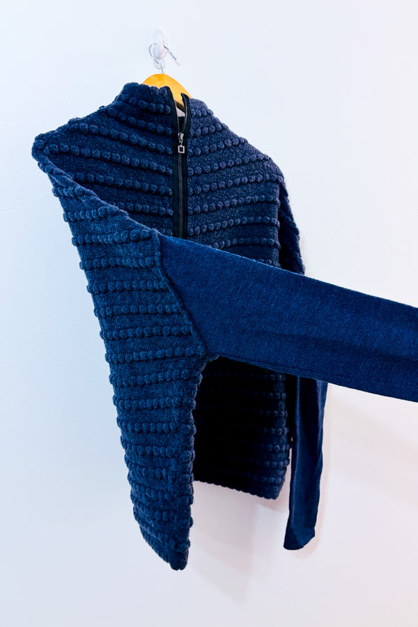 Veste ample en laine bouclée bleue à fermeture éclair* seconde main - Sarah Pacini- La Penderie du Paradis