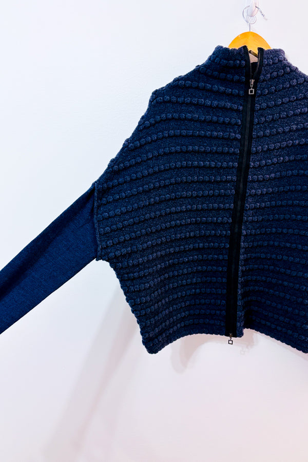 Veste ample en laine bouclée bleue à fermeture éclair* seconde main - Sarah Pacini- La Penderie du Paradis
