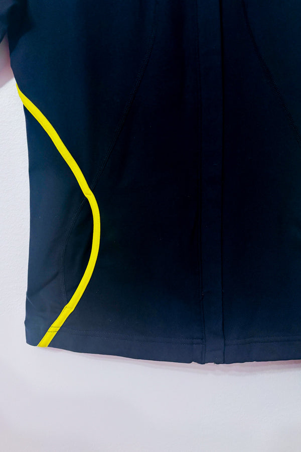 Veste de sport zippée marine à bandes jaunes* seconde main - GAP- La Penderie du Paradis