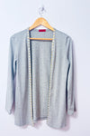 Cardigan long gris ouvert à studs dorés seconde main - Chantal Paris- La Penderie du Paradis