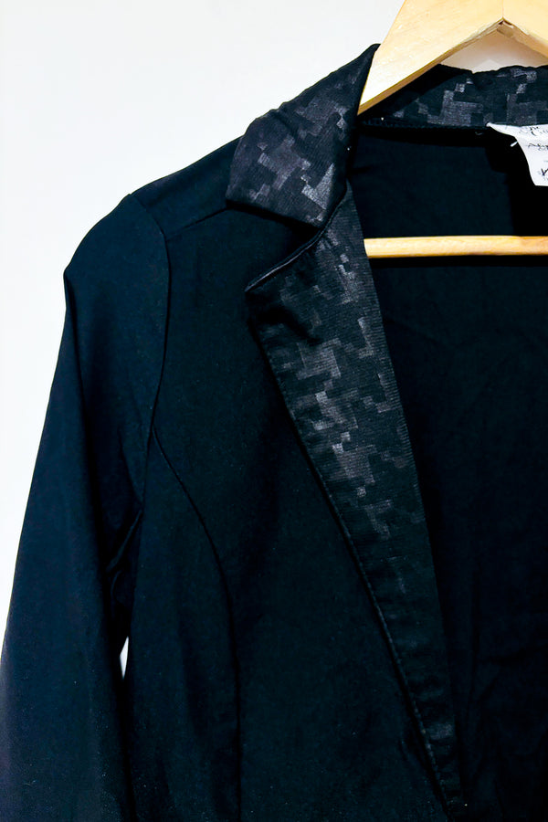 Veston noir Ă  nouer avec motifs (s/m) -- La Penderie du Paradis ?