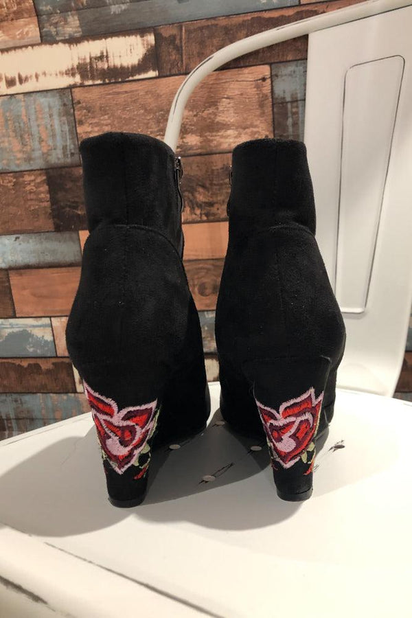 Bottes noires en suède avec fleurs (10) seconde main Bloom&Co