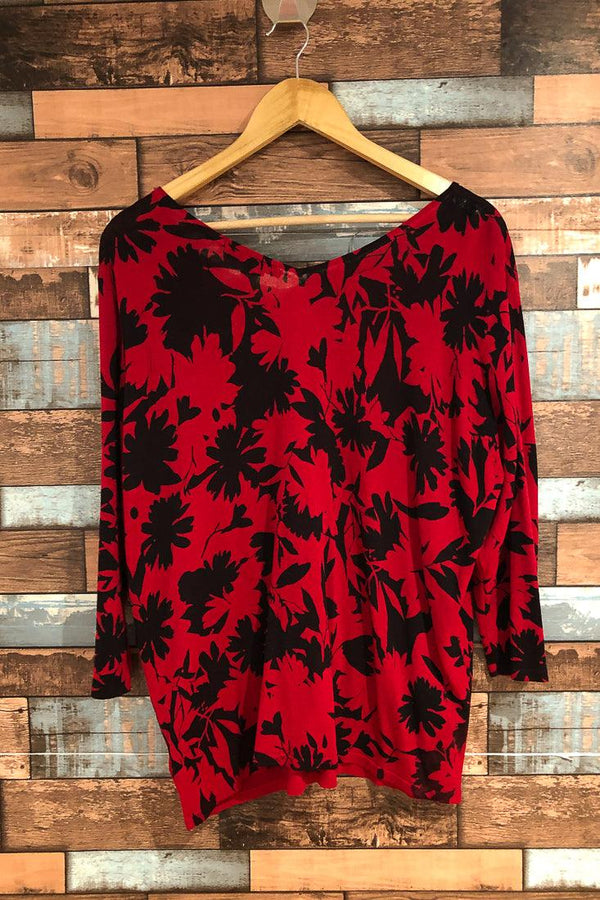 Chandail rouge fleuri (2X) seconde main Nygård