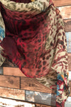 Foulard rouge et bleu motif animal seconde main Di Firenze