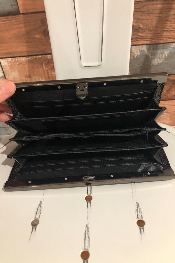 Portefeuille motif crocodile faux cuir vernis seconde main Autres