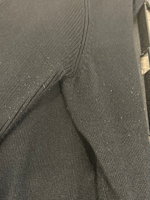 Chandail noir en tricot avec col fluide (m)