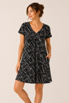Robe t-shirt noire et blanche à motifs seconde main - Lolë- La Penderie du Paradis