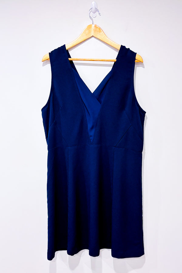 Robe marine* seconde main - Willow & Thread- La Penderie du Paradis