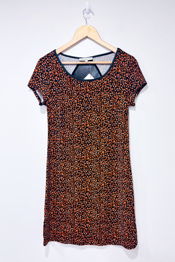 Robe noire avec motifs orangé (xs)-San Francisco-La Penderie du Paradis 🕊