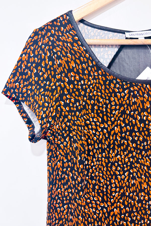 Robe noire avec motifs orangé (xs)-San Francisco-La Penderie du Paradis 🕊