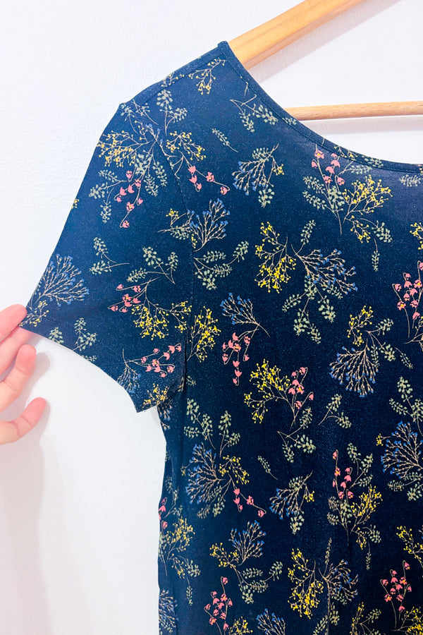 Robe d'été fluide fleurie marine seconde main - George- La Penderie du Paradis