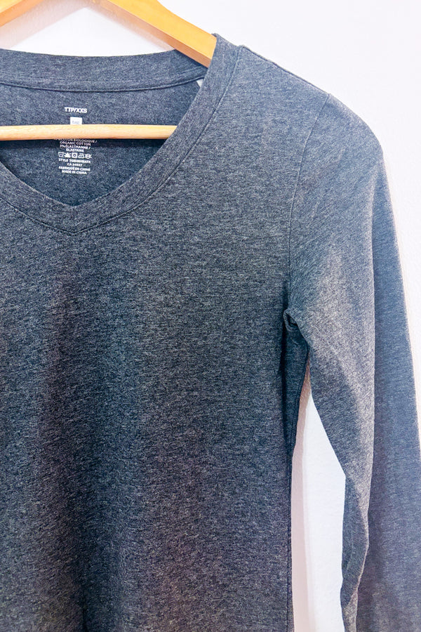 Chandail gris seconde main - Tag- La Penderie du Paradis