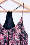 Camisole fleurie noire et mauve (s)-Dynamite-La Penderie du Paradis 🕊
