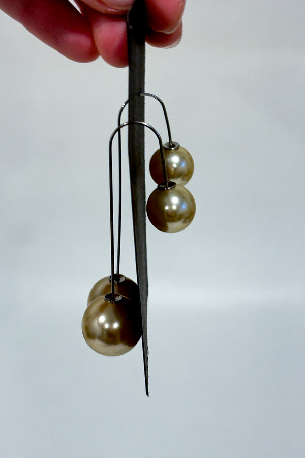Boucles d'oreilles pendantes argentées avec perles champagne* seconde main - Autres- La Penderie du Paradis