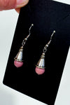 Boucles d'oreilles pendantes argentées avec perles roses seconde main - Autres- La Penderie du Paradis