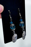 Boucles d’oreilles pendantes argentées et bleues seconde main - Autres- La Penderie du Paradis