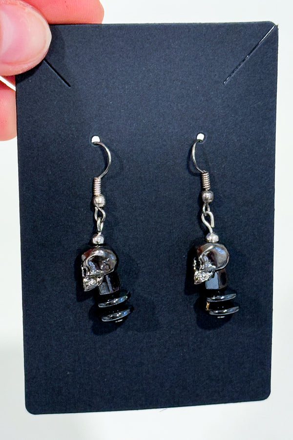 Boucles d’oreilles pendantes tête de mort argent et noir* seconde main - Autres- La Penderie du Paradis