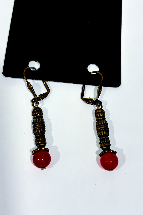 Boucles d’oreilles pendantes dorées à perles rouges seconde main - Autres- La Penderie du Paradis
