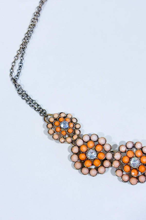 Collier argent avec fleurs corail seconde main - Autres- La Penderie du Paradis