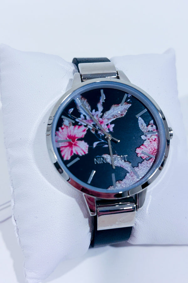 Montre noire avec cadran floral seconde main - Nine West- La Penderie du Paradis