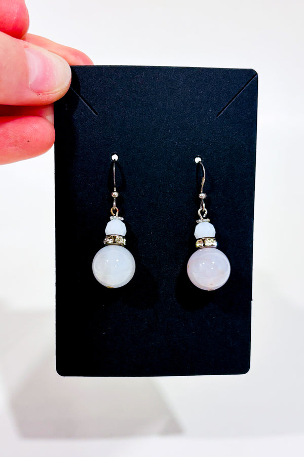 Boucles d'oreilles pendentif perles blanches seconde main - Autres- La Penderie du Paradis