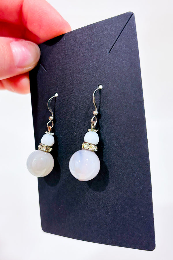 Boucles d'oreilles pendentif perles blanches seconde main - Autres- La Penderie du Paradis