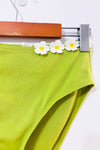 Bas de maillot de bain taille haute vert côtelé avec fleurs brodées seconde main - Retro Stage- La Penderie du Paradis