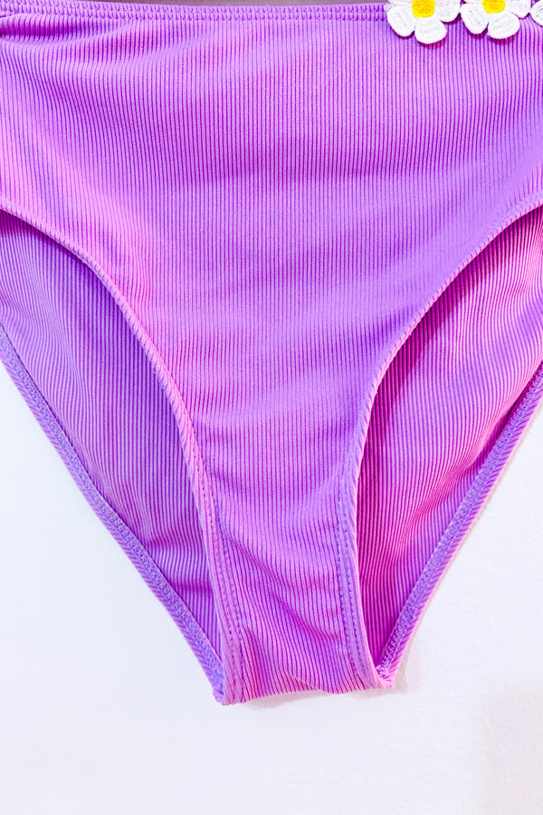 Bas de maillot de bain lilas côtelé à fleurs brodées* seconde main - Retro Stage- La Penderie du Paradis
