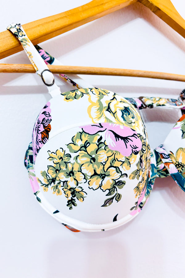 Haut de maillot de bain blanc fleuri à armatures* seconde main - Maaji- La Penderie du Paradis