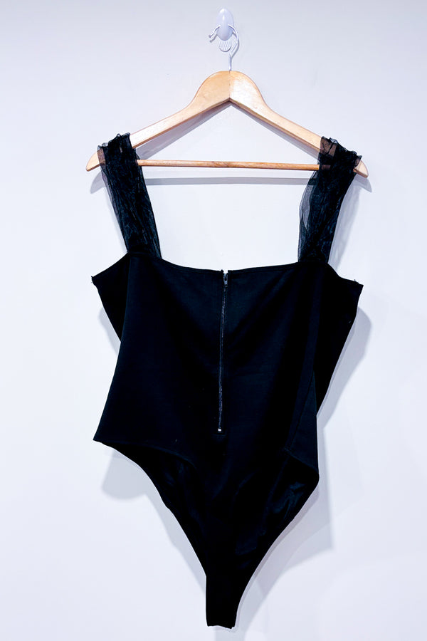 Bodysuit noir avec bretelles en tulle (1X)-Fashion Nova-La Penderie du Paradis 🕊