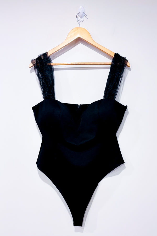 Bodysuit noir avec bretelles en tulle (1X)-Fashion Nova-La Penderie du Paradis 🕊