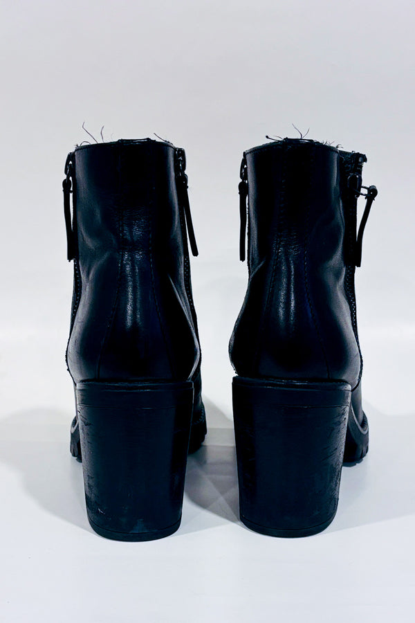Bottes noires en cuir Amaliaa à talon* seconde main - Steve Madden- La Penderie du Paradis