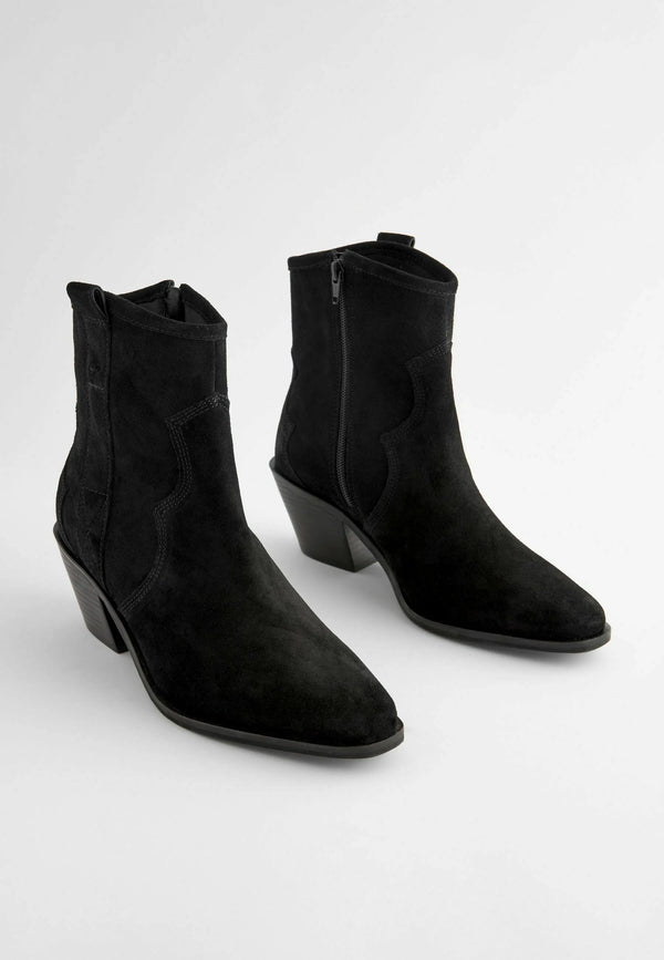Bottes western noires en suède Forever Comfort* seconde main - Next- La Penderie du Paradis