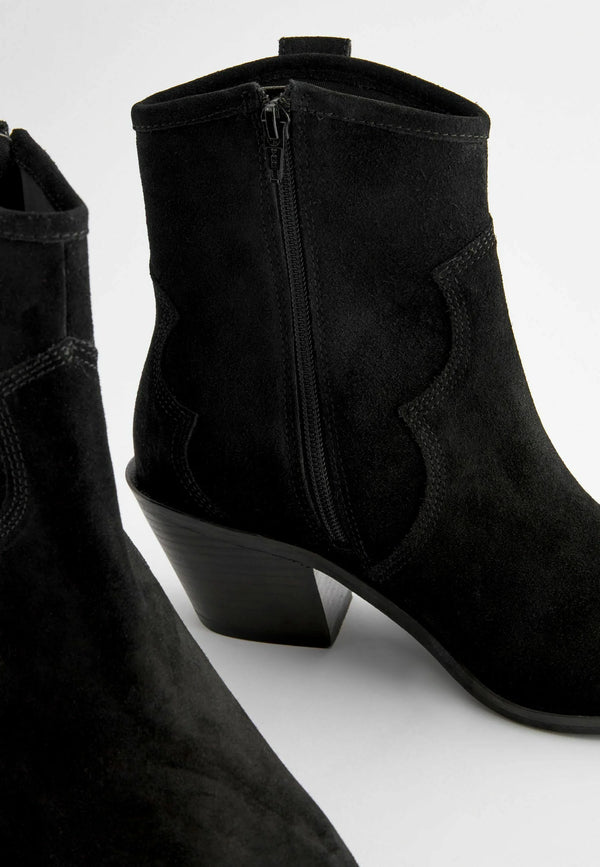 Bottes western noires en suède Forever Comfort* seconde main - Next- La Penderie du Paradis